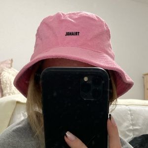 TRIANGL Bouy Bucket hat in Terry Floss.